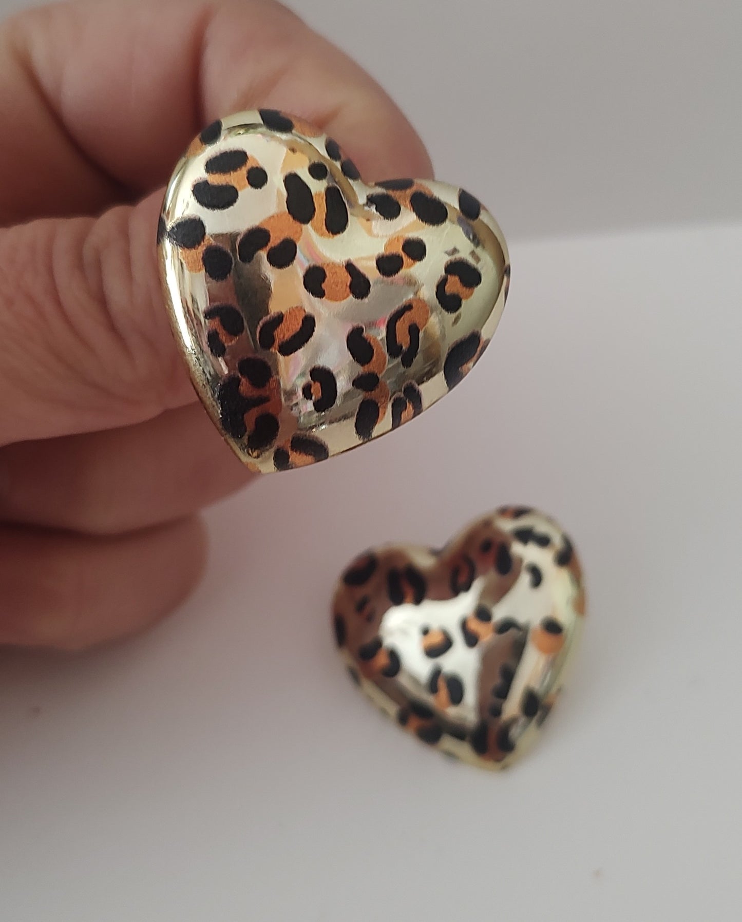Orecchini cuori grandi animalier