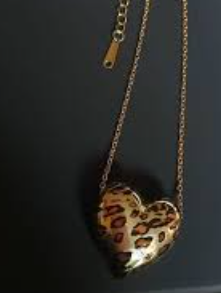 Catenina con cuore animalier in acciaio.